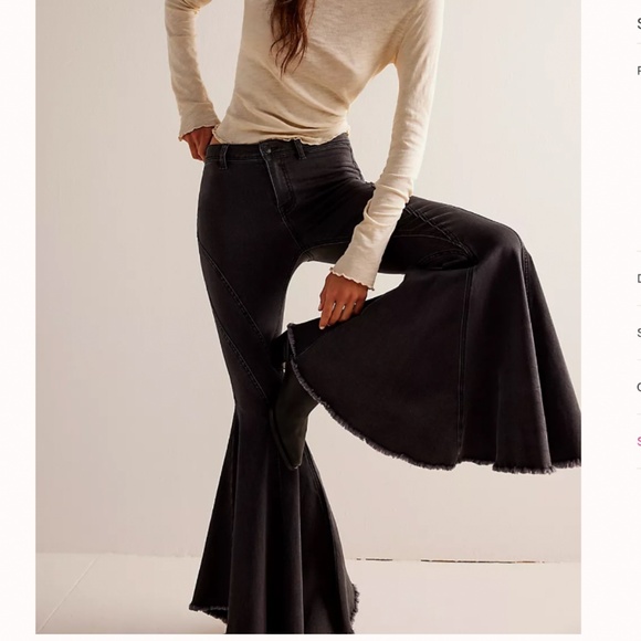 We The Free “Twirl On” Mid-Rise Crop Flare Jeans Black Corduroy Size 25 - Picture 1 of 14